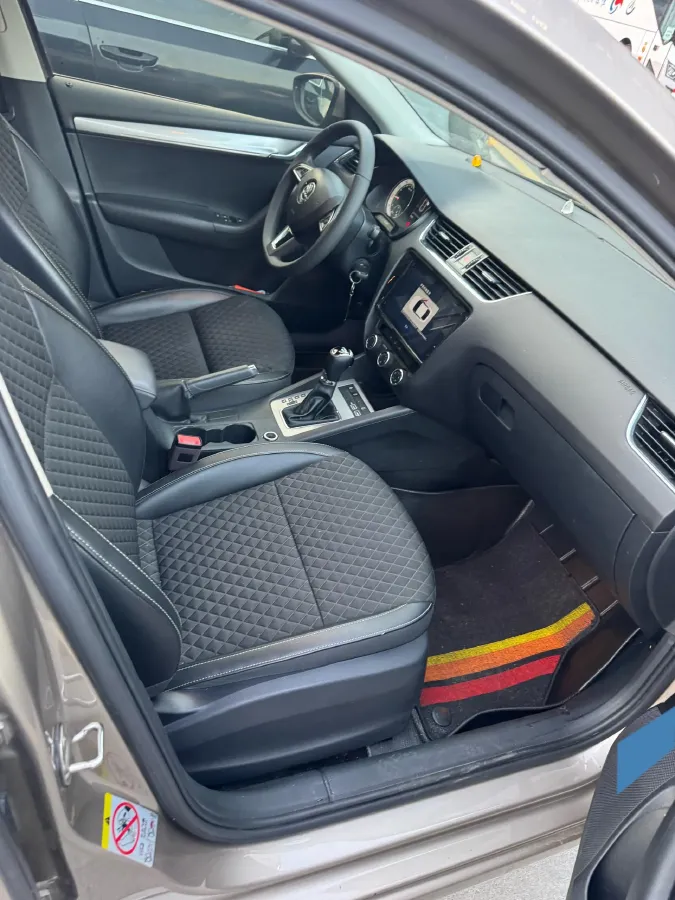 2019 Skoda Octavia 1.5L 116HP L4 6AT,autocango,china used car exporter,china ev exporter,chinese used car exporter,chinese used ev exporter