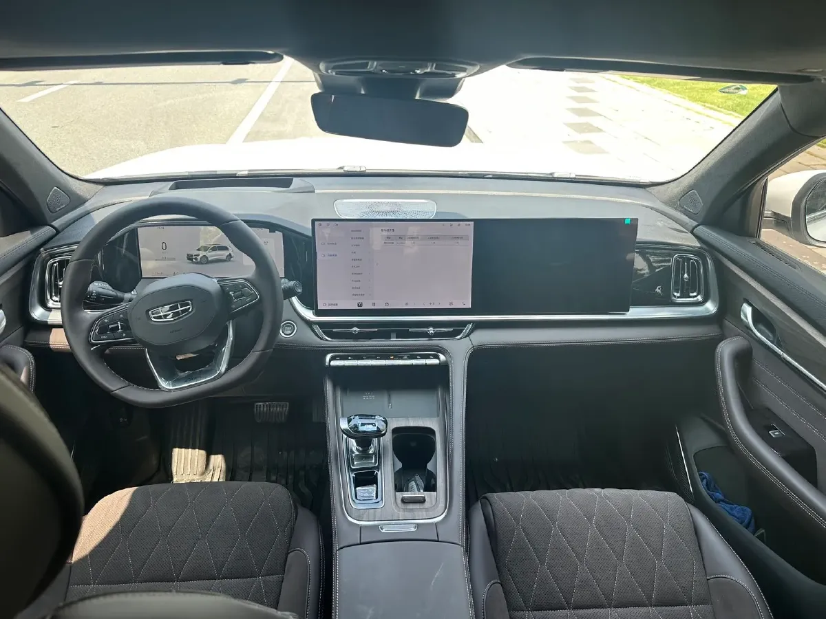 2025 Geely Monjaro 2.0T 238HP L4 8AT,autocango,china used car exporter,china ev exporter,chinese used car exporter,chinese used ev exporter