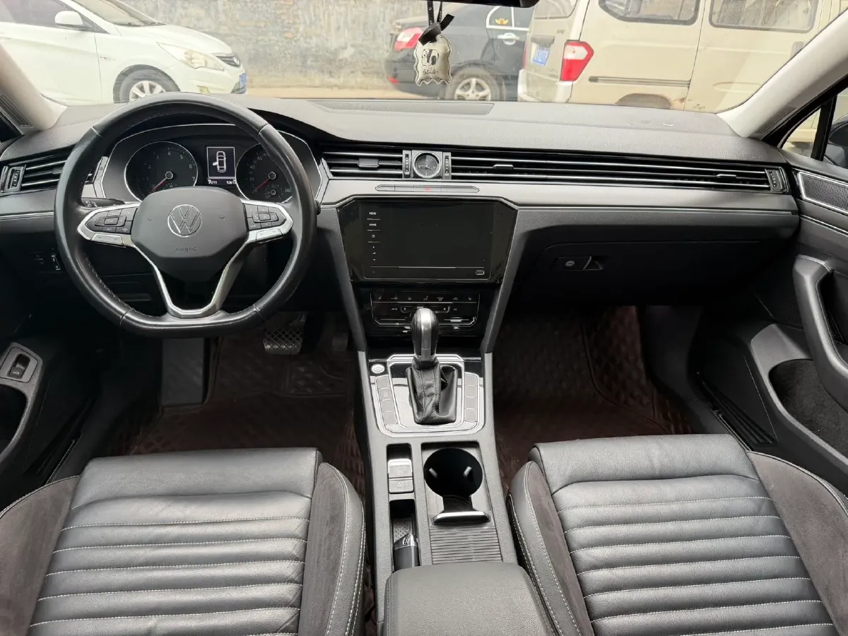 2020 Volkswagen Magotan 2.0T 186HP L4 7DCT,autocango,china used car exporter,china ev exporter,chinese used car exporter,chinese used ev exporter