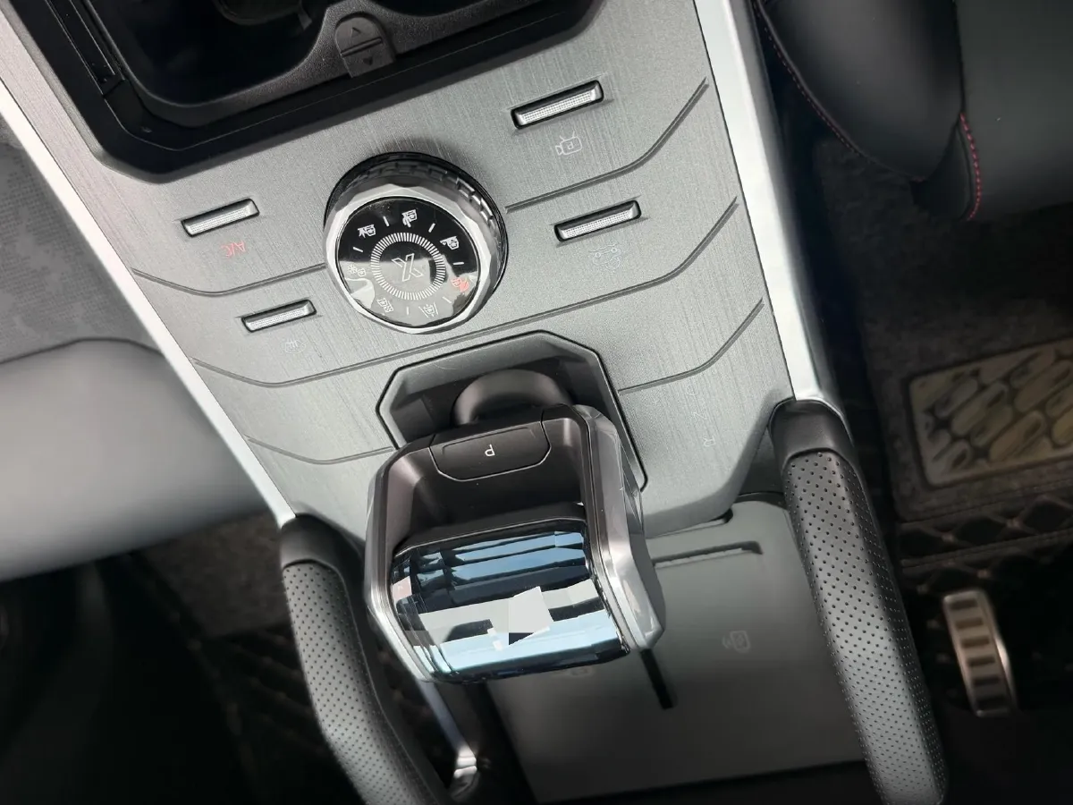 2025 Jetour Traveller 2.0T 254HP L4 8AT,autocango,china used car exporter,china ev exporter,chinese used car exporter,chinese used ev exporter