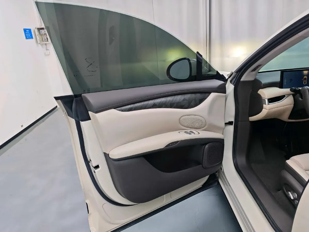 2023 IM LS6 BEV 100KWH,autocango,china used car exporter,china ev exporter,chinese used car exporter,chinese used ev exporter