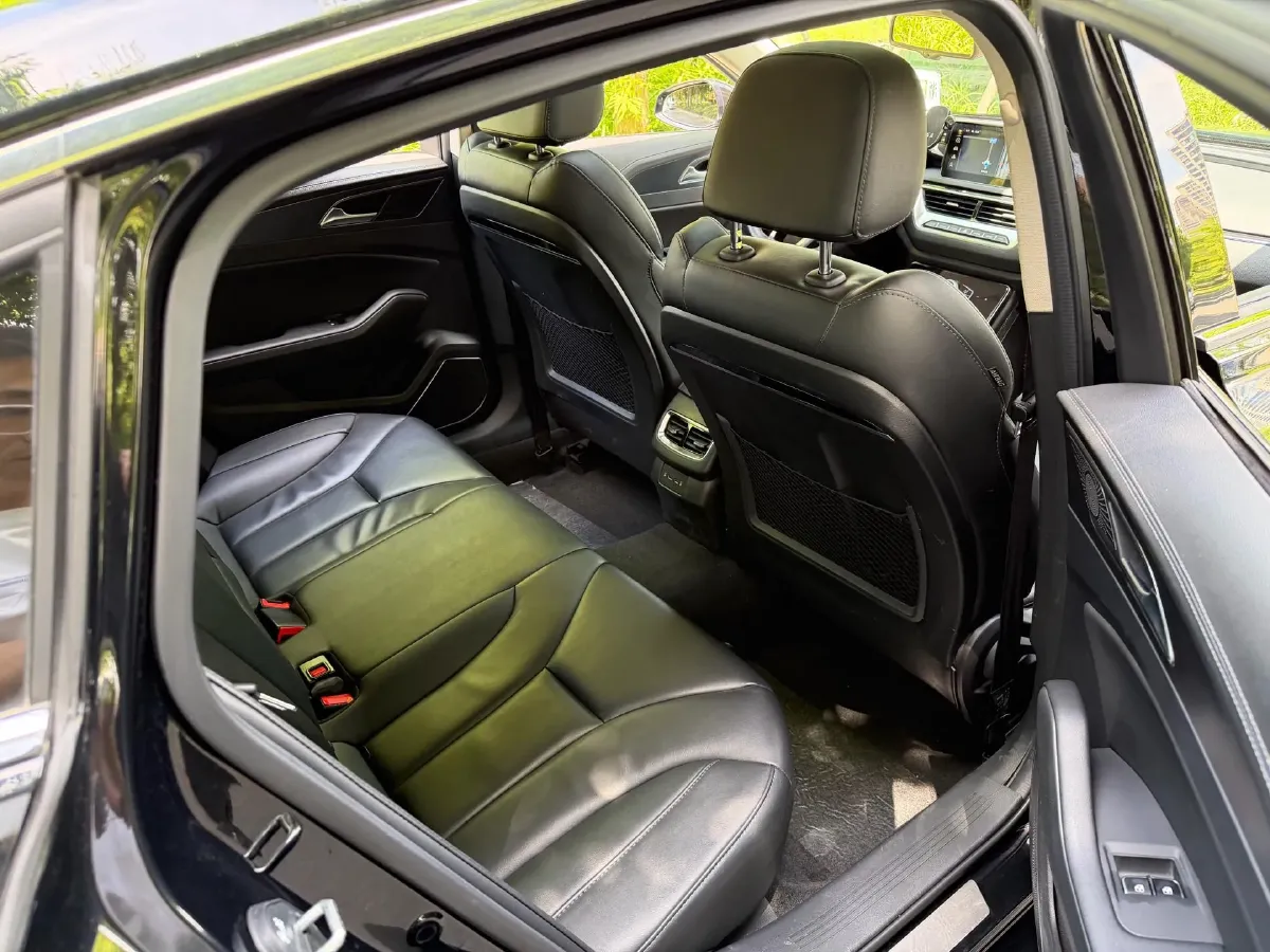 2022 HongQi H5 1.8T 197HP L4 6AT,autocango,china used car exporter,china ev exporter,chinese used car exporter,chinese used ev exporter