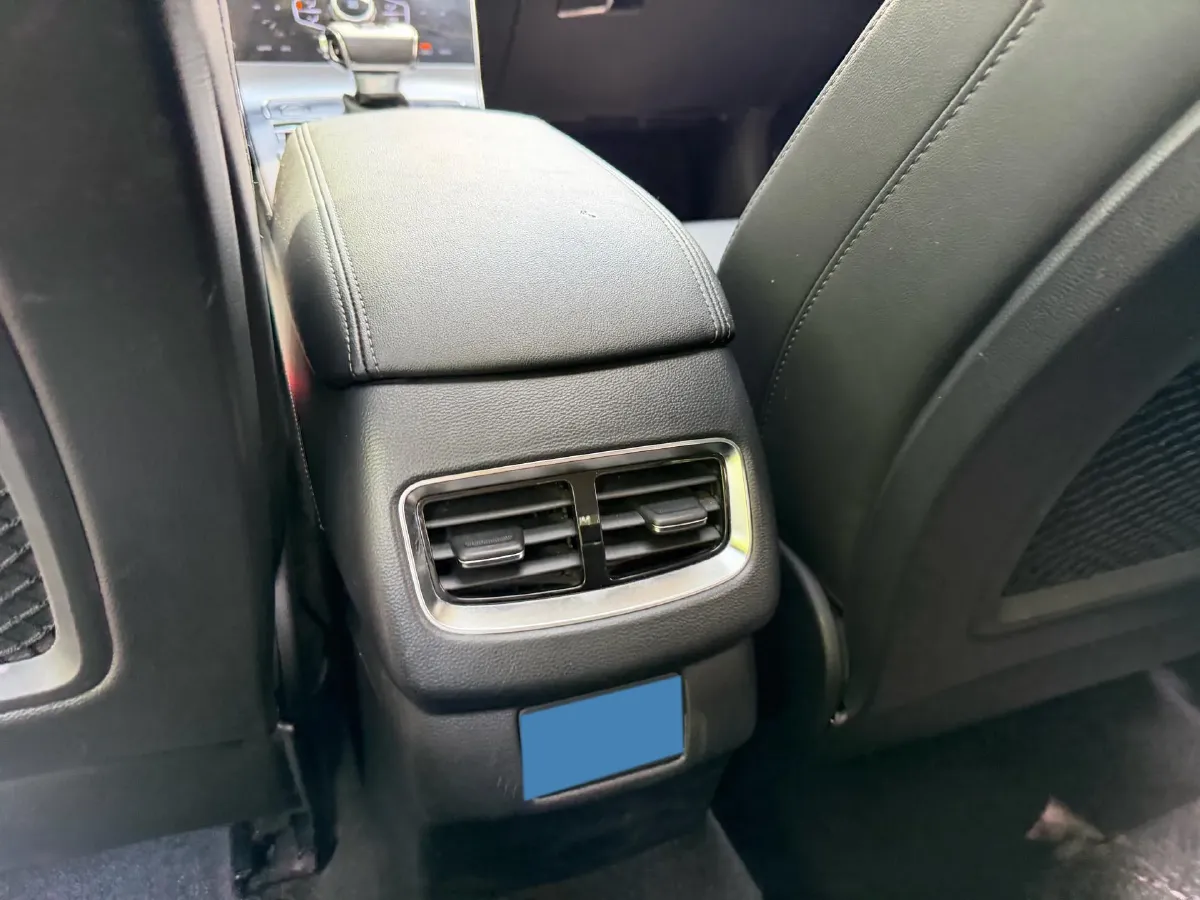 2022 HongQi H5 1.8T 197HP L4 6AT,autocango,china used car exporter,china ev exporter,chinese used car exporter,chinese used ev exporter