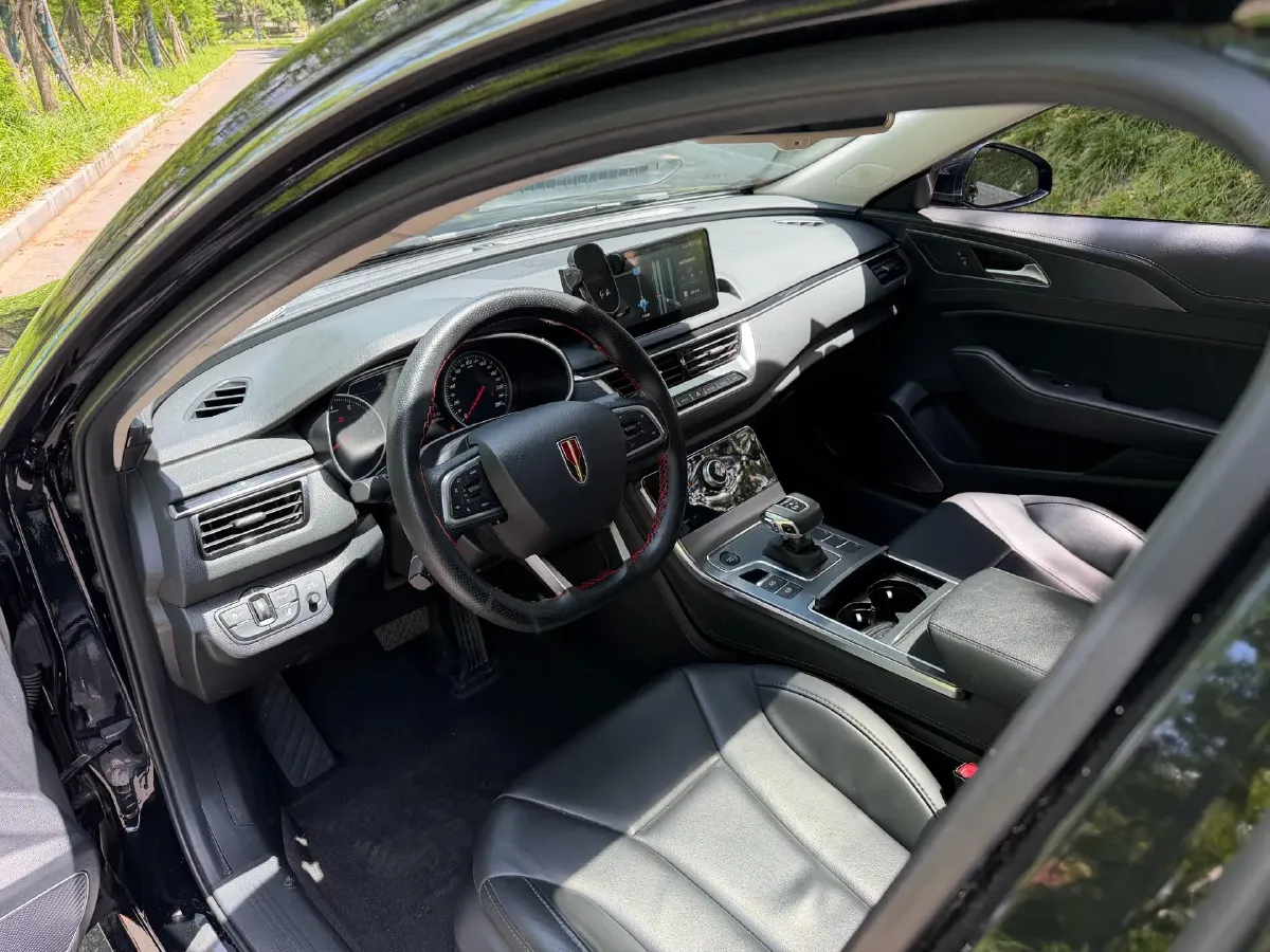 2022 HongQi H5 1.8T 197HP L4 6AT,autocango,china used car exporter,china ev exporter,chinese used car exporter,chinese used ev exporter