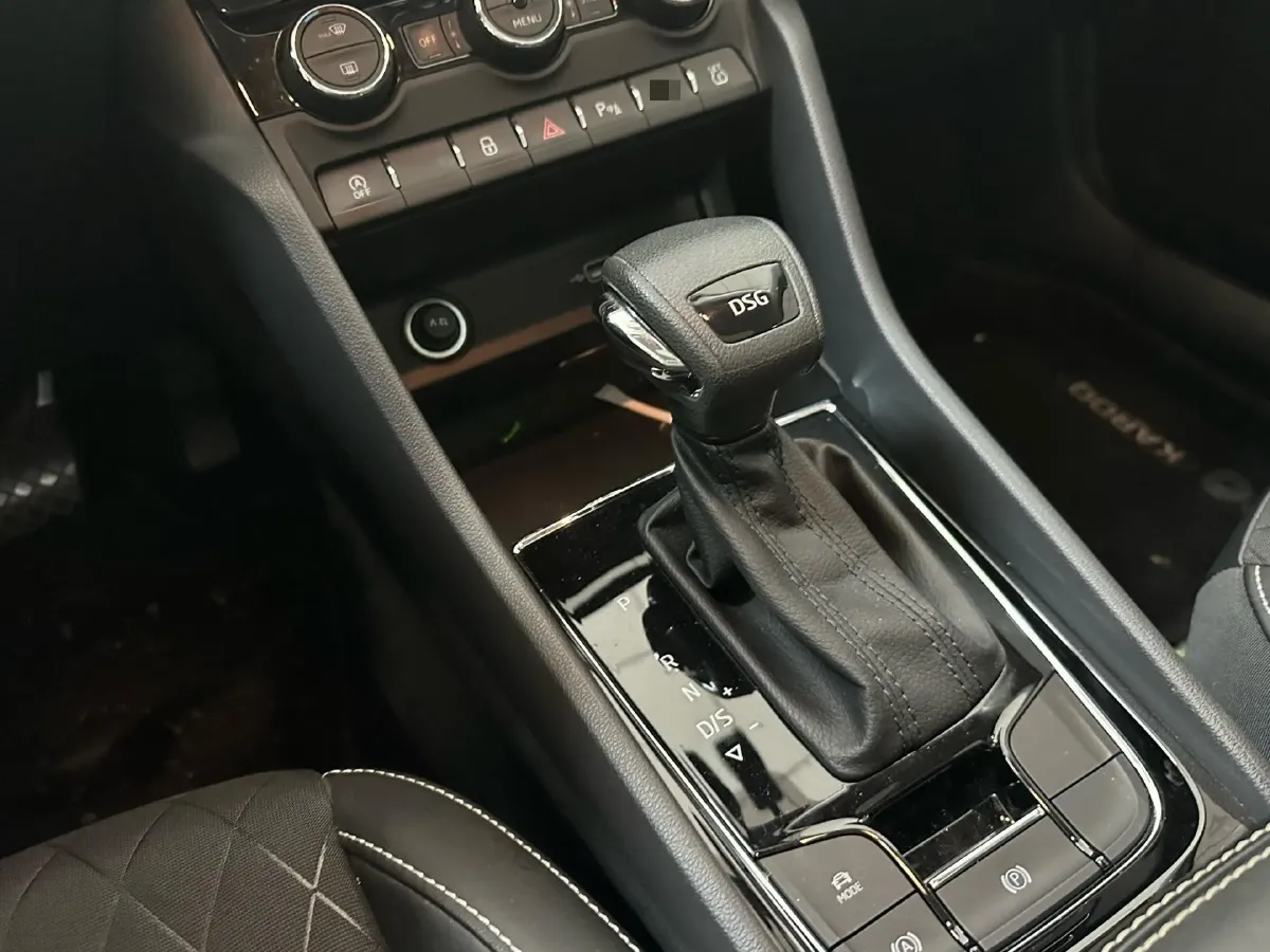 2020 Skoda Karoq 1.4T 150HP L4 7DCT,autocango,china used car exporter,china ev exporter,chinese used car exporter,chinese used ev exporter