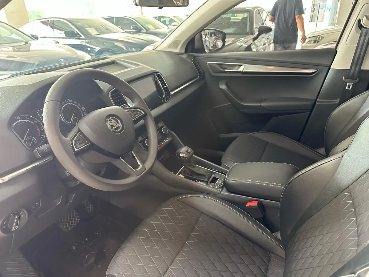 2020 Skoda Karoq 1.4T 150HP L4 7DCT,autocango,china used car exporter,china ev exporter,chinese used car exporter,chinese used ev exporter
