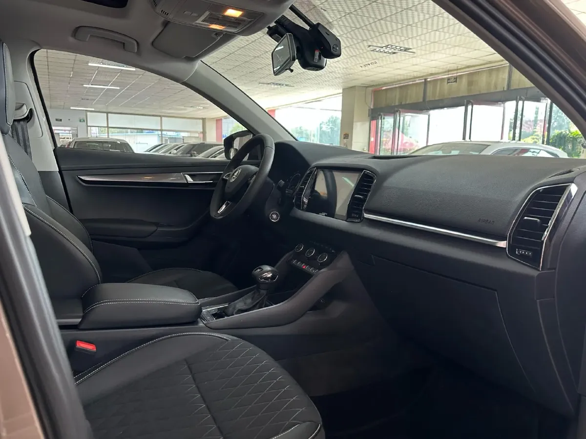2020 Skoda Karoq 1.4T 150HP L4 7DCT,autocango,china used car exporter,china ev exporter,chinese used car exporter,chinese used ev exporter