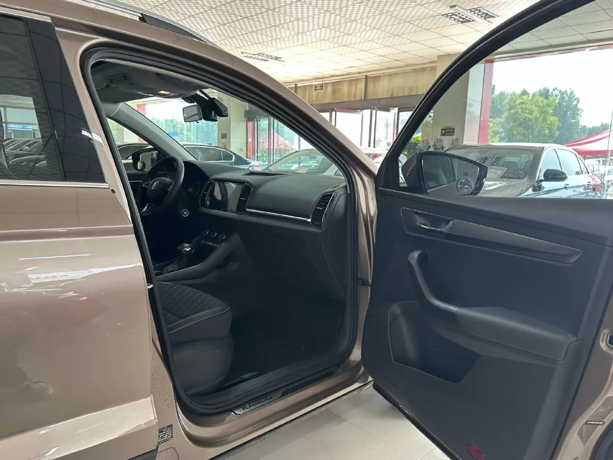2020 Skoda Karoq 1.4T 150HP L4 7DCT,autocango,china used car exporter,china ev exporter,chinese used car exporter,chinese used ev exporter