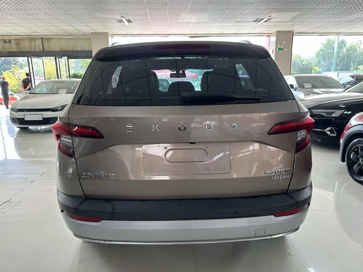 2020 Skoda Karoq 1.4T 150HP L4 7DCT,autocango,china used car exporter,china ev exporter,chinese used car exporter,chinese used ev exporter
