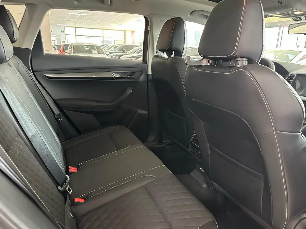 2020 Skoda Karoq 1.4T 150HP L4 7DCT,autocango,china used car exporter,china ev exporter,chinese used car exporter,chinese used ev exporter