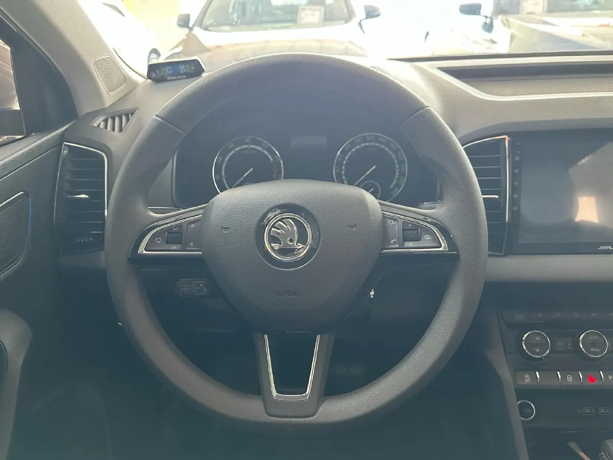 2020 Skoda Karoq 1.4T 150HP L4 7DCT,autocango,china used car exporter,china ev exporter,chinese used car exporter,chinese used ev exporter