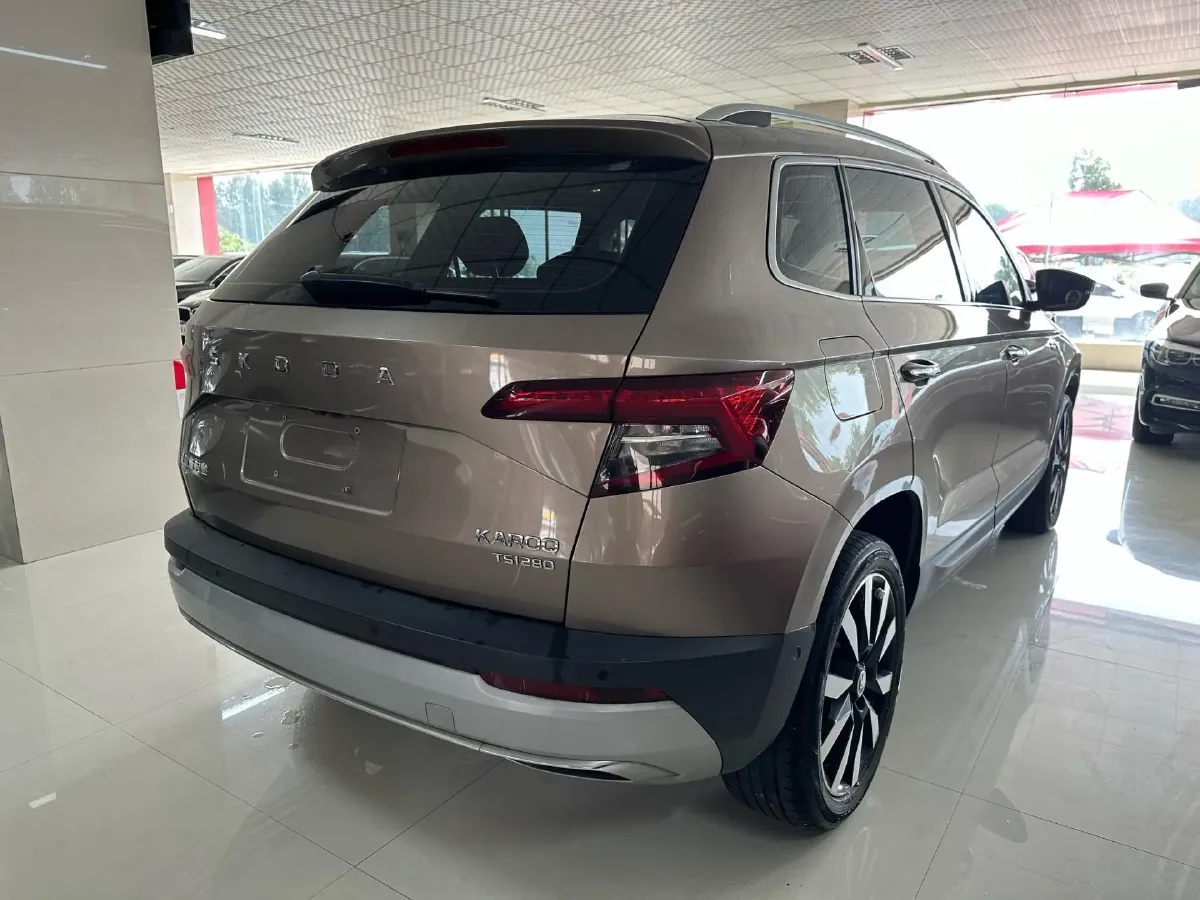 2020 Skoda Karoq 1.4T 150HP L4 7DCT,autocango,china used car exporter,china ev exporter,chinese used car exporter,chinese used ev exporter