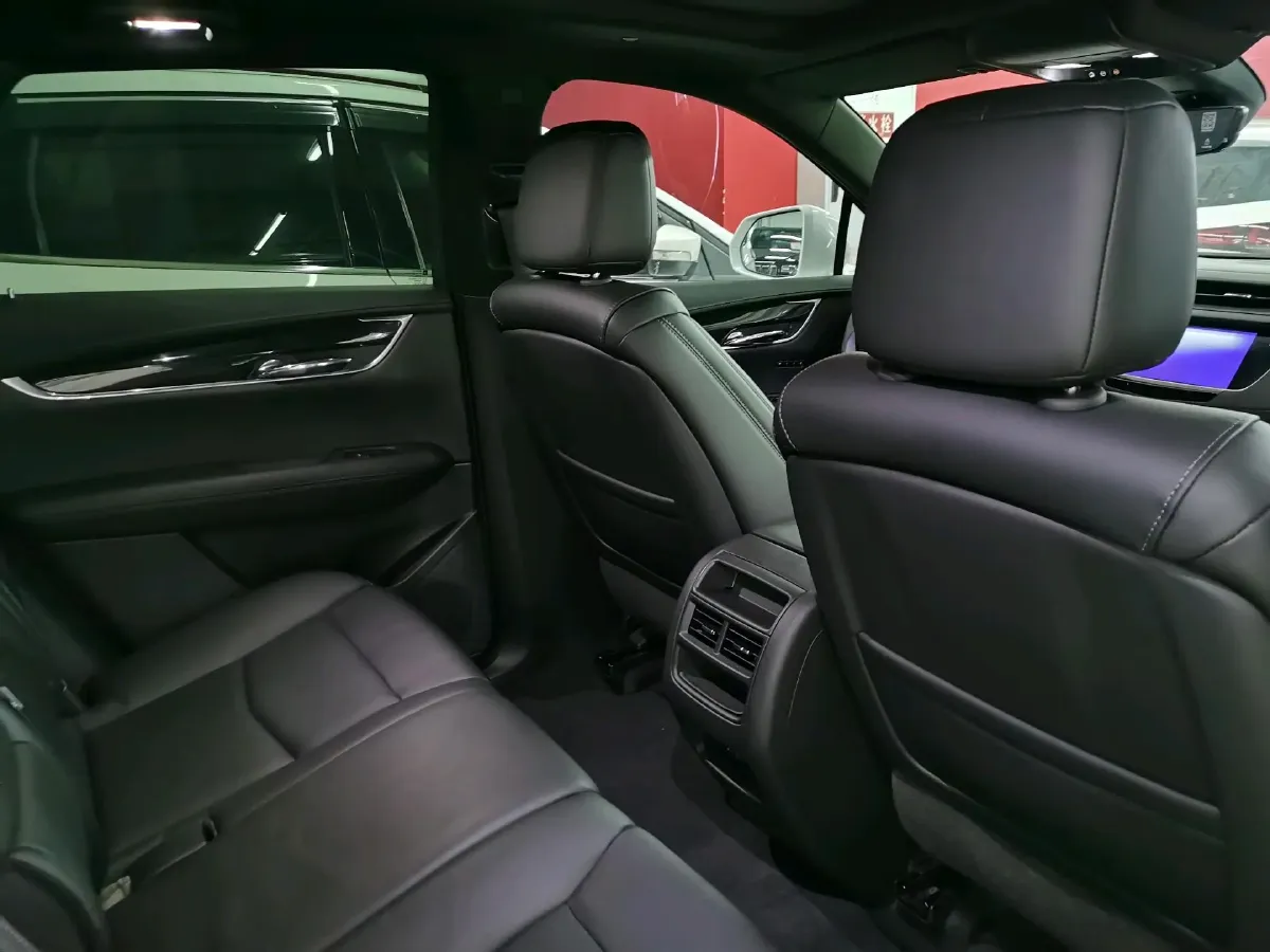 2020 Cadillac XT5 2.0T 241HP L4 9AT,autocango,china used car exporter,china ev exporter,chinese used car exporter,chinese used ev exporter