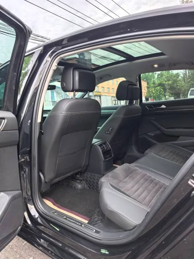 2020 Volkswagen Magotan 2.0T 220HP L4 7DCT,autocango,china used car exporter,china ev exporter,chinese used car exporter,chinese used ev exporter