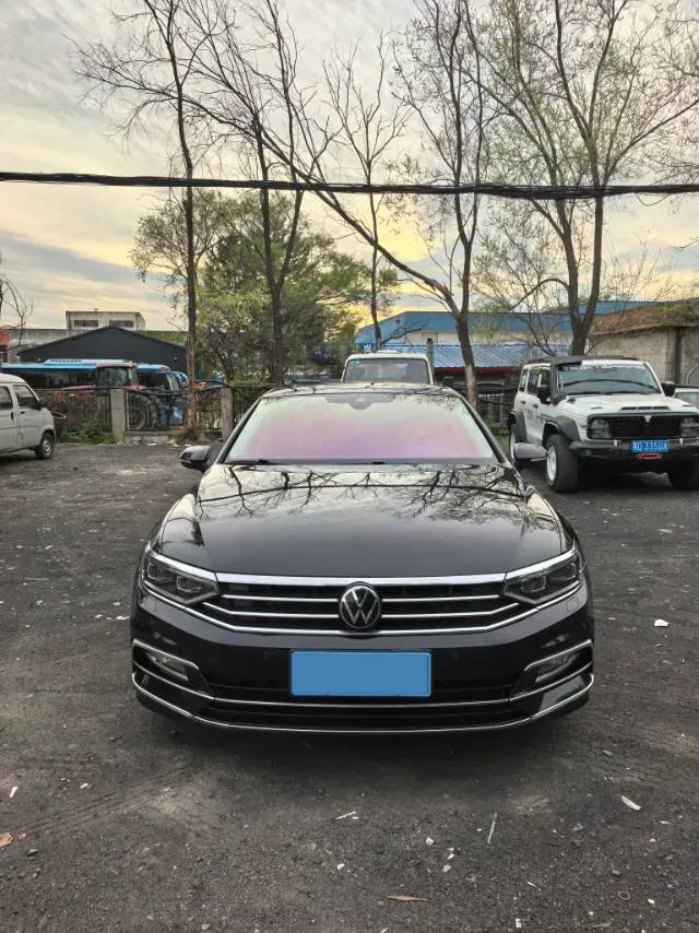 2020 Volkswagen Magotan 2.0T 220HP L4 7DCT,autocango,china used car exporter,china ev exporter,chinese used car exporter,chinese used ev exporter