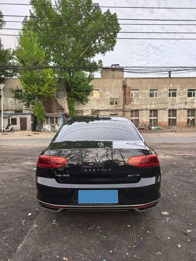 2020 Volkswagen Magotan 2.0T 220HP L4 7DCT,autocango,china used car exporter,china ev exporter,chinese used car exporter,chinese used ev exporter