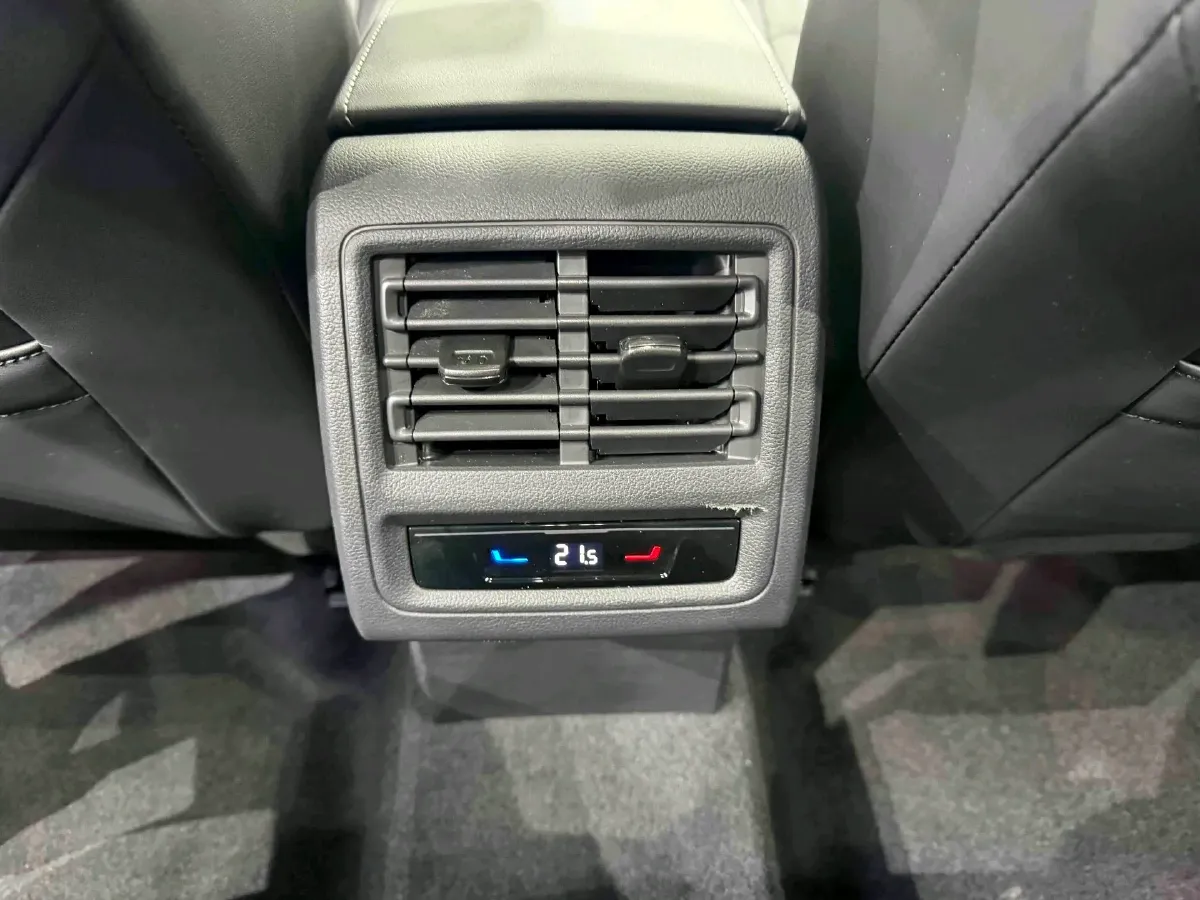 2021 Volkswagen Golf 1.4T 150HP L4 7DCT,autocango,china used car exporter,china ev exporter,chinese used car exporter,chinese used ev exporter