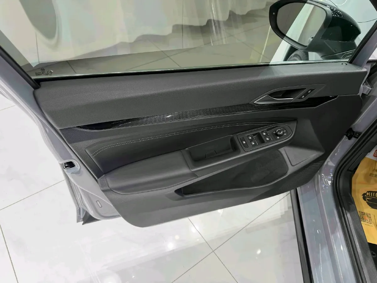 2021 Volkswagen Golf 1.4T 150HP L4 7DCT,autocango,china used car exporter,china ev exporter,chinese used car exporter,chinese used ev exporter
