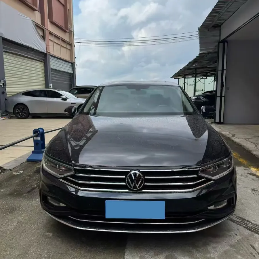 2020 Volkswagen Magotan 2.0T 186HP L4 7DCT,autocango,china used car exporter,china ev exporter,chinese used car exporter,chinese used ev exporter