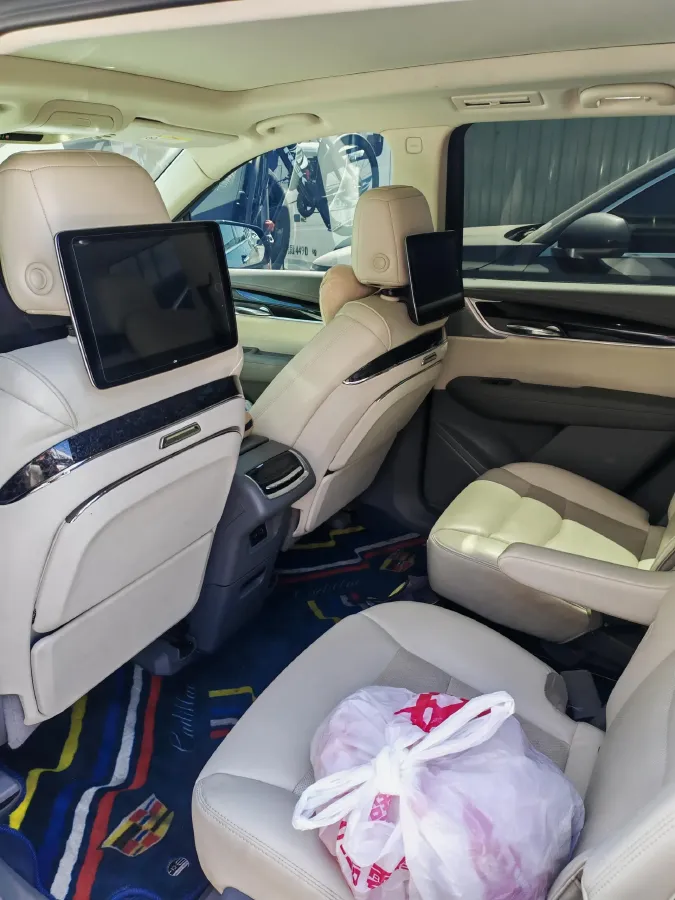 2022 Cadillac XT6 2.0T 237HP L4 9AT,autocango,china used car exporter,china ev exporter,chinese used car exporter,chinese used ev exporter