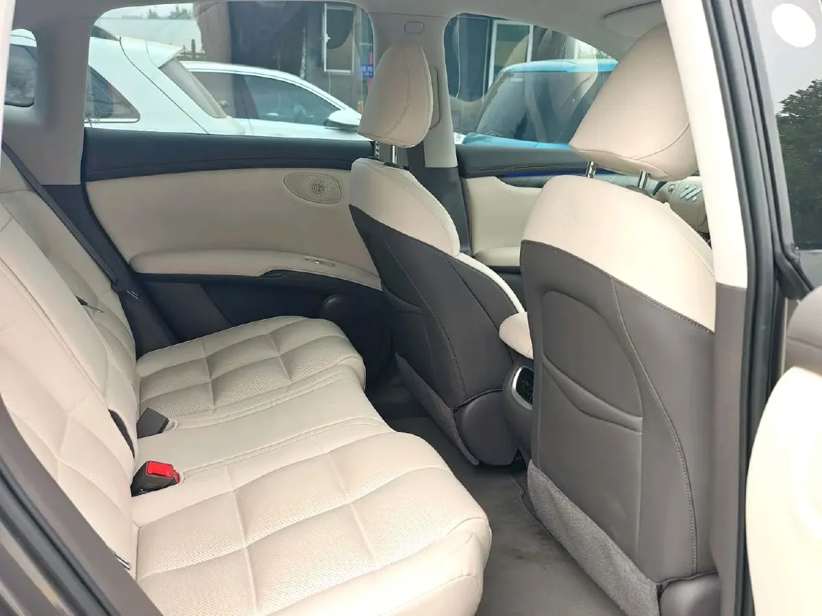 2023 IM LS6 BEV 71KWH,autocango,china used car exporter,china ev exporter,chinese used car exporter,chinese used ev exporter