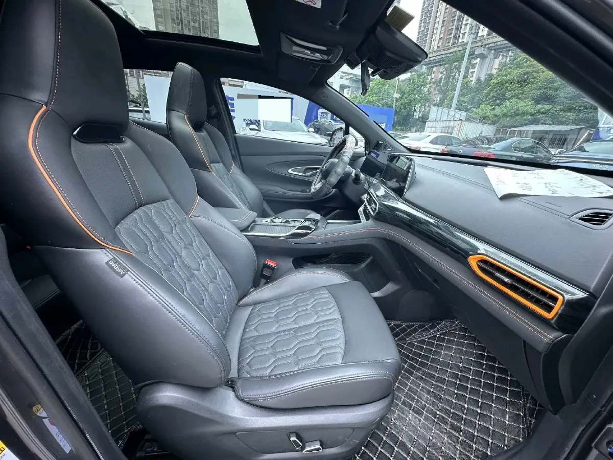 2022 ChangAn UNI-T 1.5T 188HP L4 7DCT,autocango,china used car exporter,china ev exporter,chinese used car exporter,chinese used ev exporter