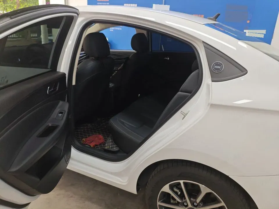 2024 Chery Arrizo 5 1.5L 120HP L4 5MT,autocango,china used car exporter,china ev exporter,chinese used car exporter,chinese used ev exporter