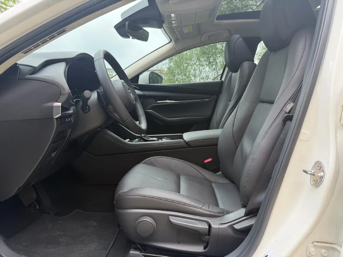 2021 Mazda 3 Axela 2.0L 158HP L4 6AT,autocango,china used car exporter,china ev exporter,chinese used car exporter,chinese used ev exporter