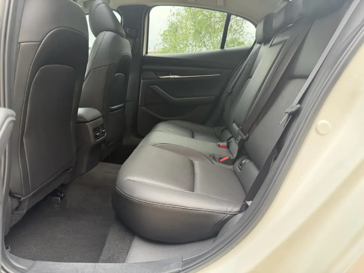 2021 Mazda 3 Axela 2.0L 158HP L4 6AT,autocango,china used car exporter,china ev exporter,chinese used car exporter,chinese used ev exporter