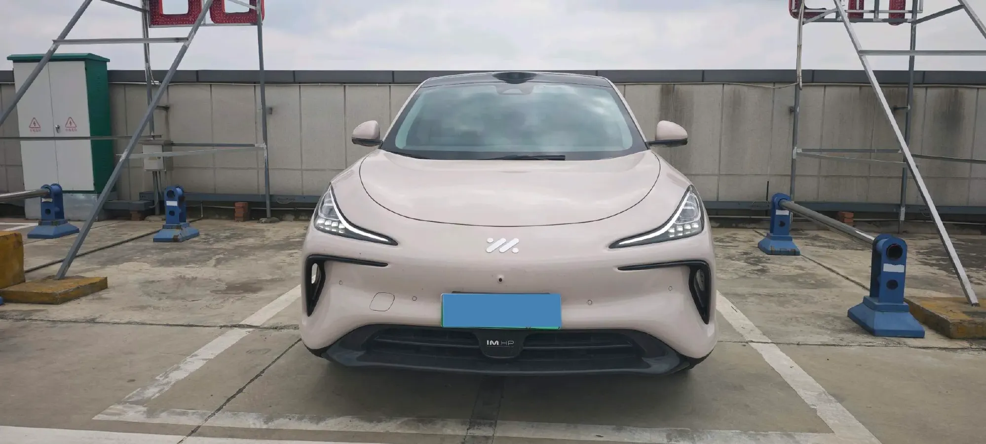2023 IM LS6 BEV 71KWH,autocango,china used car exporter,china ev exporter,chinese used car exporter,chinese used ev exporter