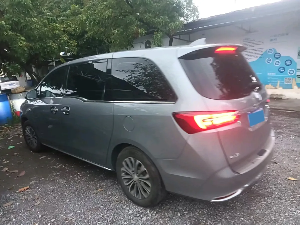 2023 Buick GL8 2.0T 237HP L4 9AT,autocango,china used car exporter,china ev exporter,chinese used car exporter,chinese used ev exporter