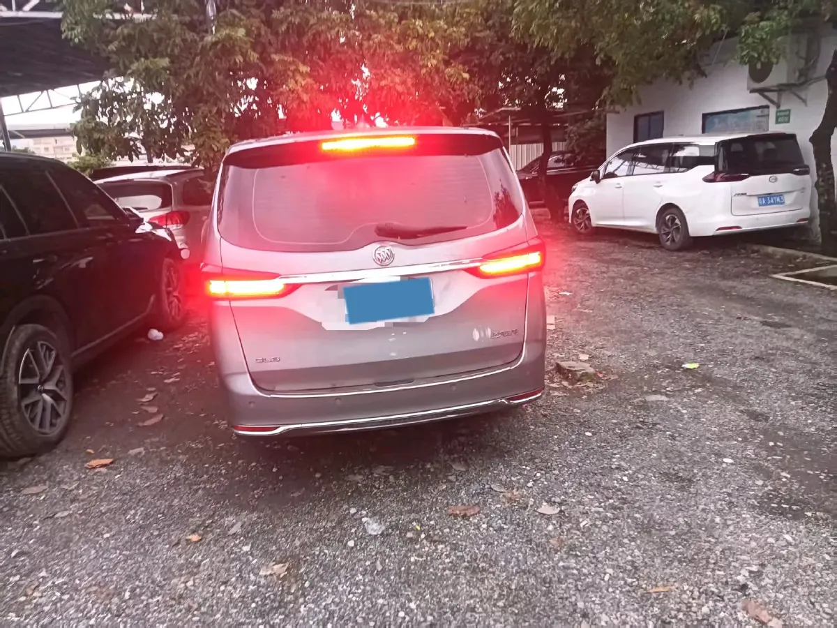 2023 Buick GL8 2.0T 237HP L4 9AT,autocango,china used car exporter,china ev exporter,chinese used car exporter,chinese used ev exporter