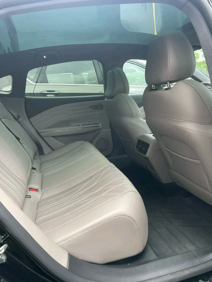 2025 Geely Galaxy Starshine 8 1.5T 163HP L4 3DHT PHEV 27.69KWH,autocango,china used car exporter,china ev exporter,chinese used car exporter,chinese used ev exporter