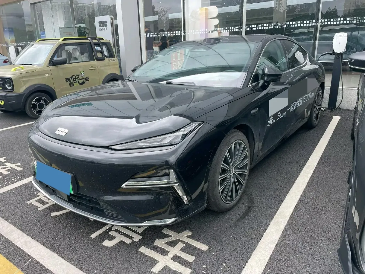 2025 Geely Galaxy Starshine 8 1.5T 163HP L4 3DHT PHEV 27.69KWH,autocango,china used car exporter,china ev exporter,chinese used car exporter,chinese used ev exporter