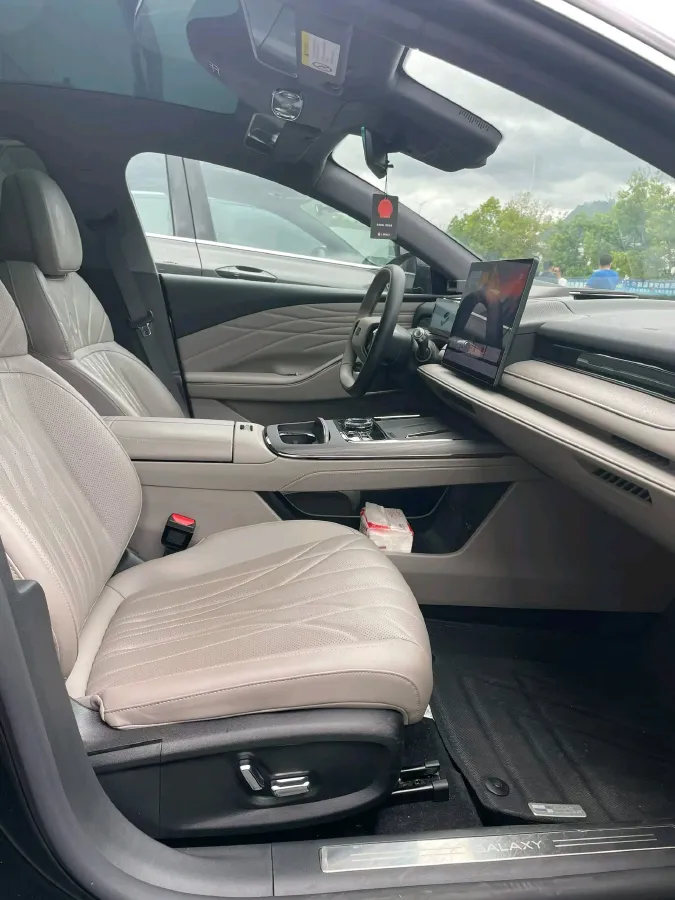 2025 Geely Galaxy Starshine 8 1.5T 163HP L4 3DHT PHEV 27.69KWH,autocango,china used car exporter,china ev exporter,chinese used car exporter,chinese used ev exporter