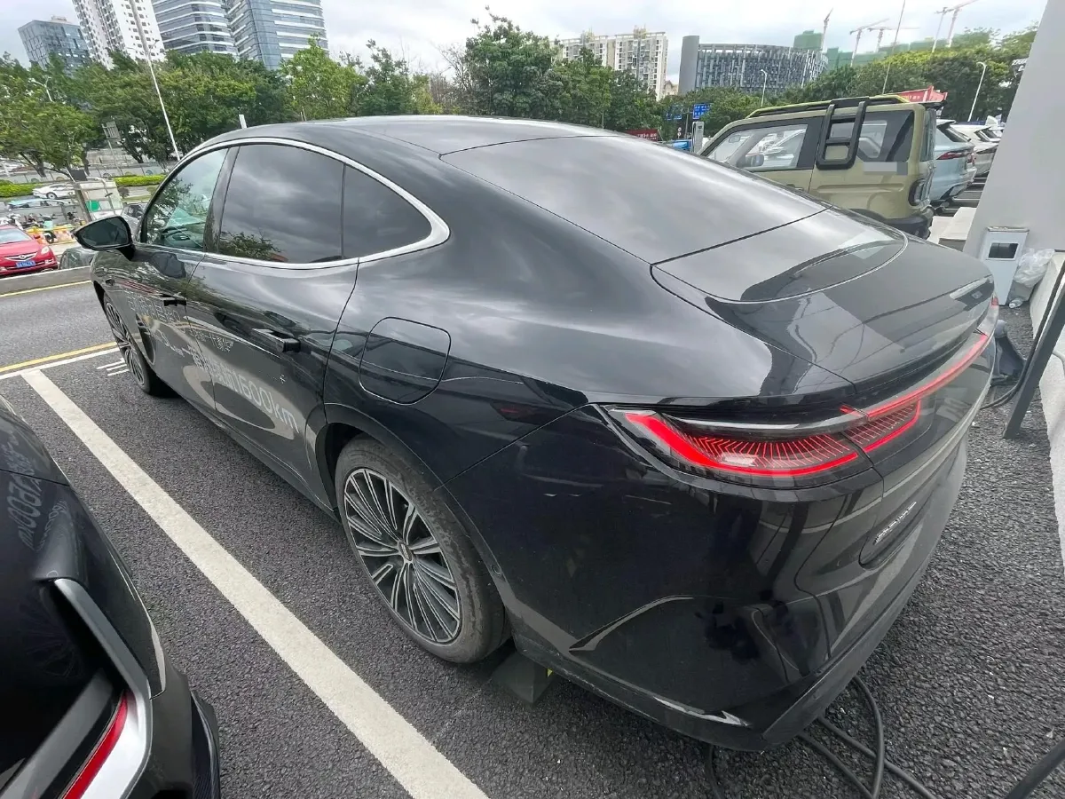 2025 Geely Galaxy Starshine 8 1.5T 163HP L4 3DHT PHEV 27.69KWH,autocango,china used car exporter,china ev exporter,chinese used car exporter,chinese used ev exporter