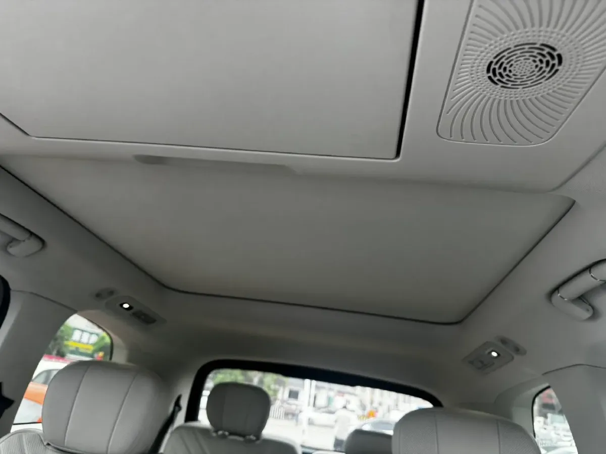 2025 Volkswagen Tiguan L 2.0T 220HP L4 7DCT,autocango,china used car exporter,china ev exporter,chinese used car exporter,chinese used ev exporter