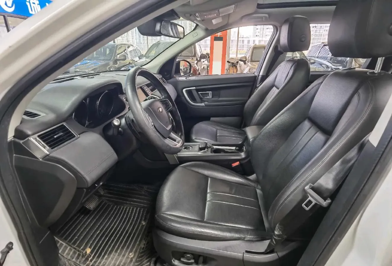 2018 Land Rover Discovery Sport 2.0T 241HP L4 9AT,autocango,china used car exporter,china ev exporter,chinese used car exporter,chinese used ev exporter