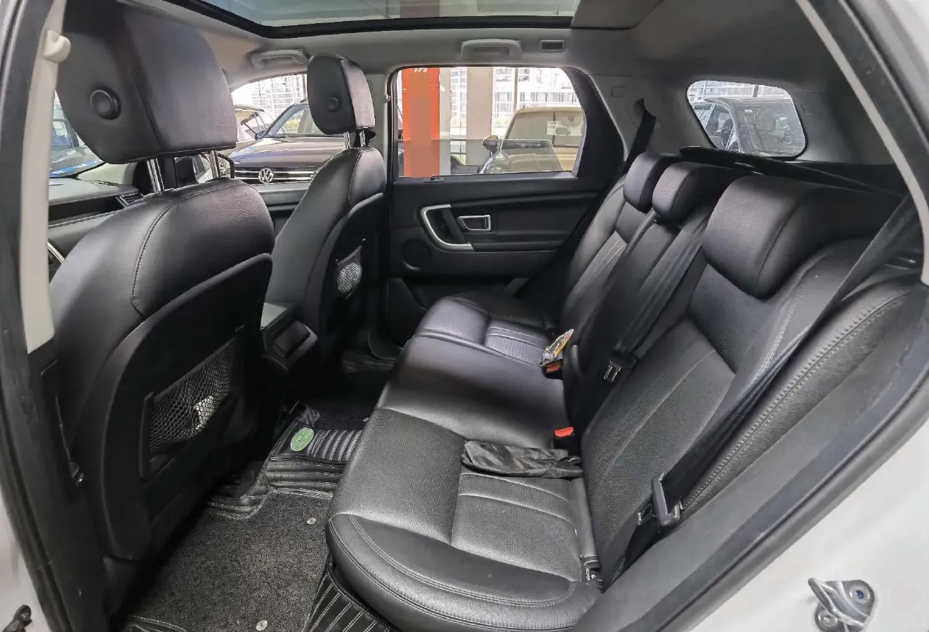2018 Land Rover Discovery Sport 2.0T 241HP L4 9AT,autocango,china used car exporter,china ev exporter,chinese used car exporter,chinese used ev exporter