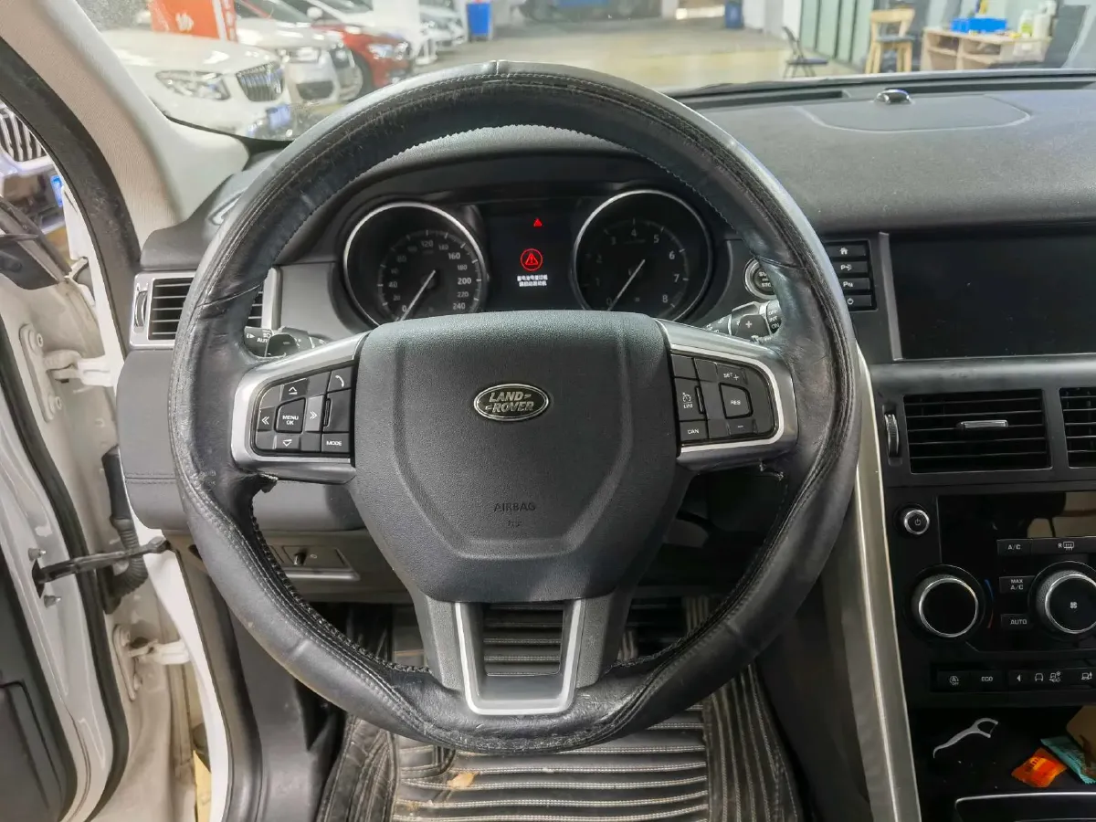 2018 Land Rover Discovery Sport 2.0T 241HP L4 9AT,autocango,china used car exporter,china ev exporter,chinese used car exporter,chinese used ev exporter