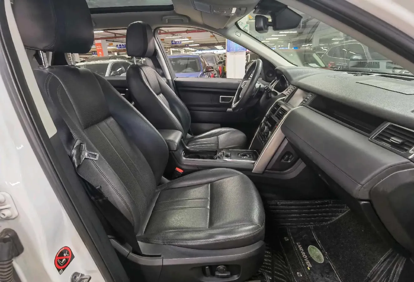 2018 Land Rover Discovery Sport 2.0T 241HP L4 9AT,autocango,china used car exporter,china ev exporter,chinese used car exporter,chinese used ev exporter