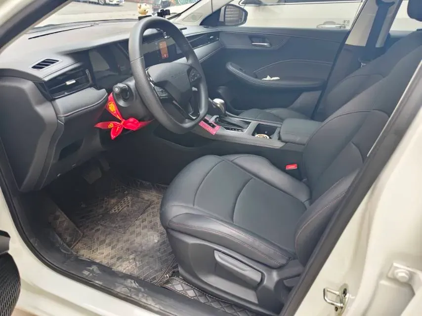 2024 Roewe i5 1.5L 129HP L4 CVT,autocango,china used car exporter,china ev exporter,chinese used car exporter,chinese used ev exporter