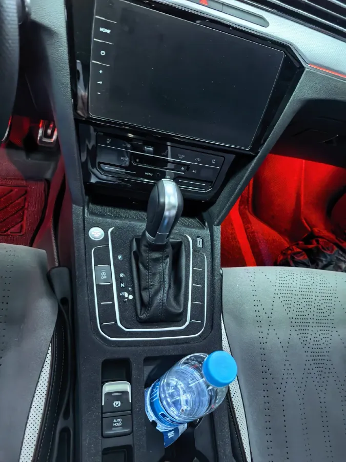 2024 Volkswagen Magotan 2.0T 186HP L4 7DCT,autocango,china used car exporter,china ev exporter,chinese used car exporter,chinese used ev exporter