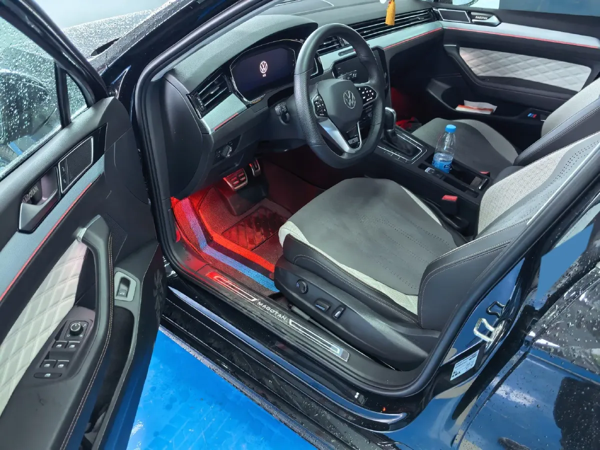 2024 Volkswagen Magotan 2.0T 186HP L4 7DCT,autocango,china used car exporter,china ev exporter,chinese used car exporter,chinese used ev exporter