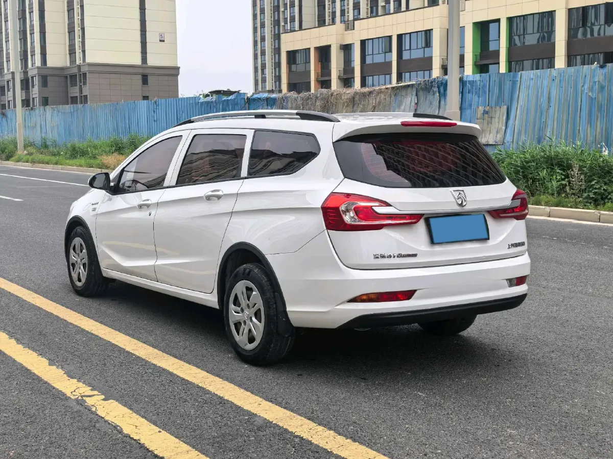 2017 BaoJun 310W 1.5L 112HP L4 6MT,autocango,china used car exporter,china ev exporter,chinese used car exporter,chinese used ev exporter