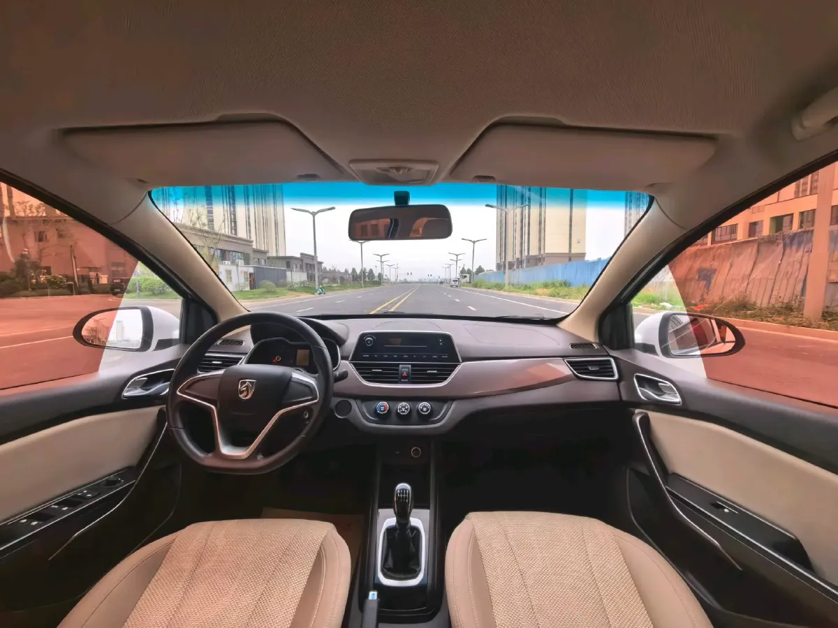 2017 BaoJun 310W 1.5L 112HP L4 6MT,autocango,china used car exporter,china ev exporter,chinese used car exporter,chinese used ev exporter
