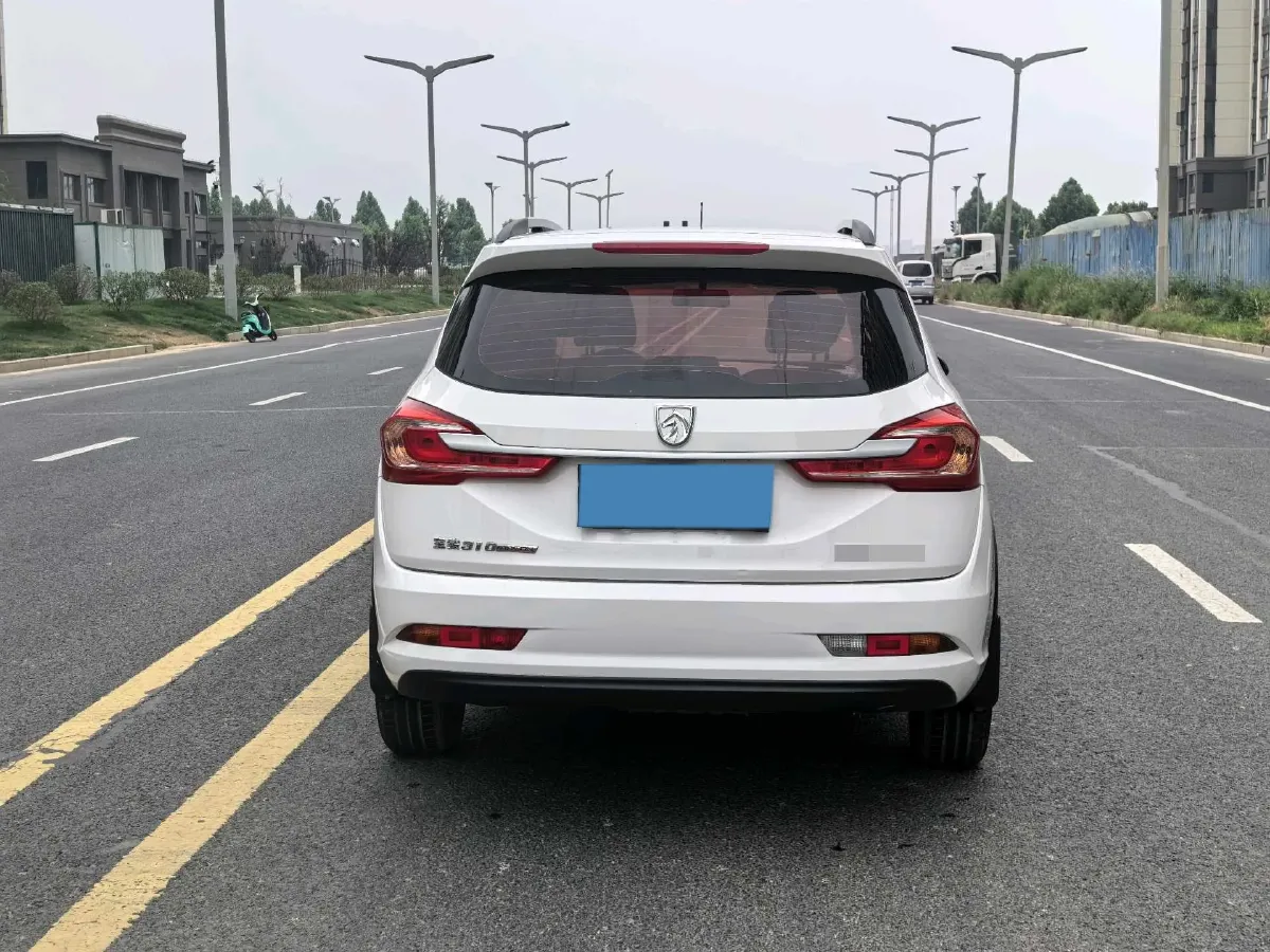 2017 BaoJun 310W 1.5L 112HP L4 6MT,autocango,china used car exporter,china ev exporter,chinese used car exporter,chinese used ev exporter