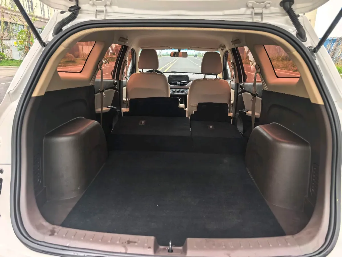 2017 BaoJun 310W 1.5L 112HP L4 6MT,autocango,china used car exporter,china ev exporter,chinese used car exporter,chinese used ev exporter