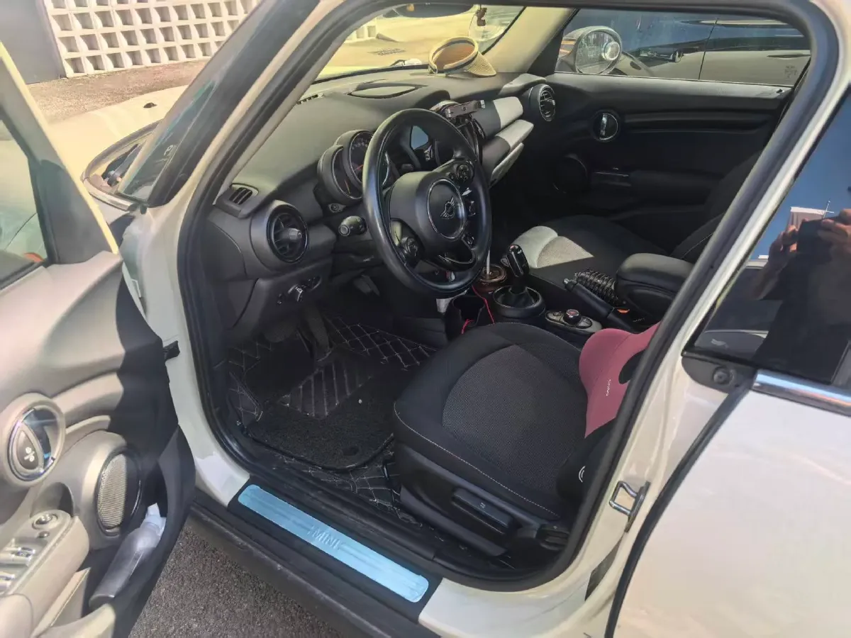 2019 MINI MINI 1.5T 102HP L3 7DCT,autocango,china used car exporter,china ev exporter,chinese used car exporter,chinese used ev exporter