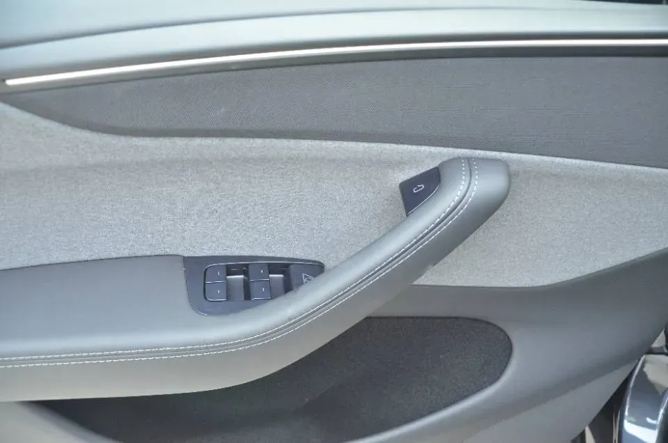 2026 Tesla Model Y BEV,autocango,china used car exporter,china ev exporter,chinese used car exporter,chinese used ev exporter
